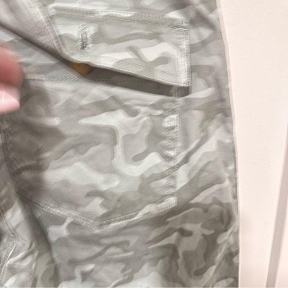 Vineyard Vines Green Camo Utility Pants Sz 8 - Picture 10 of 12